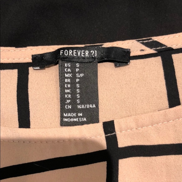 Forever 21 boxy T-shirt blouse - Picture 5 of 5